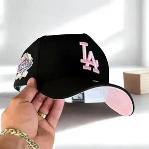 Black New Era 9FORTY Los Angeles Dodgers Curved Brim Baseball Hat, Pink Embroidered LA Logo & Pink Undervisor, MLB Streetwear Cap, Limited Edition 2026 Urban Streetwear Gorra premium, moda urbana para hombres y mujeres