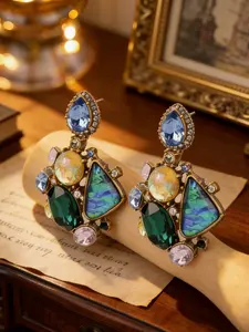 1 pair of Baroque style diamond studded earrings, suitable for daily commuting, vacation, and dating, and also a delightful and exquisite gift.