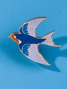 Creative Bird Brooch Design Metal Badge Student Gift Pin Book Bag Decoration Clip, Stylish Accessory for School & Office Use