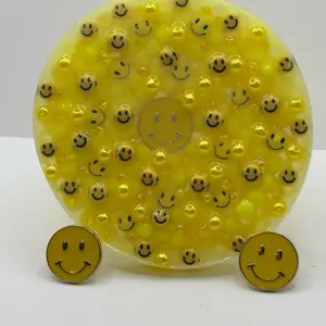 Yellow Smiley face silicone Picky Pad with Reusable Tray for Anxiety ADHD Skin Picking Soft Soothing Texture Microwavable Unisex Fidget Fun Stress Ball