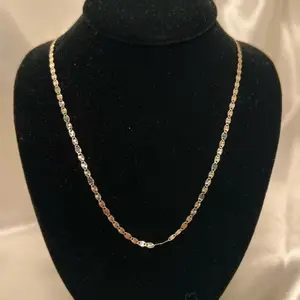 Tri Gold 14k Solid Gold 18-inch Chain Necklace for Women Elegant Design Luxurious Timeless Look Versatile Styling