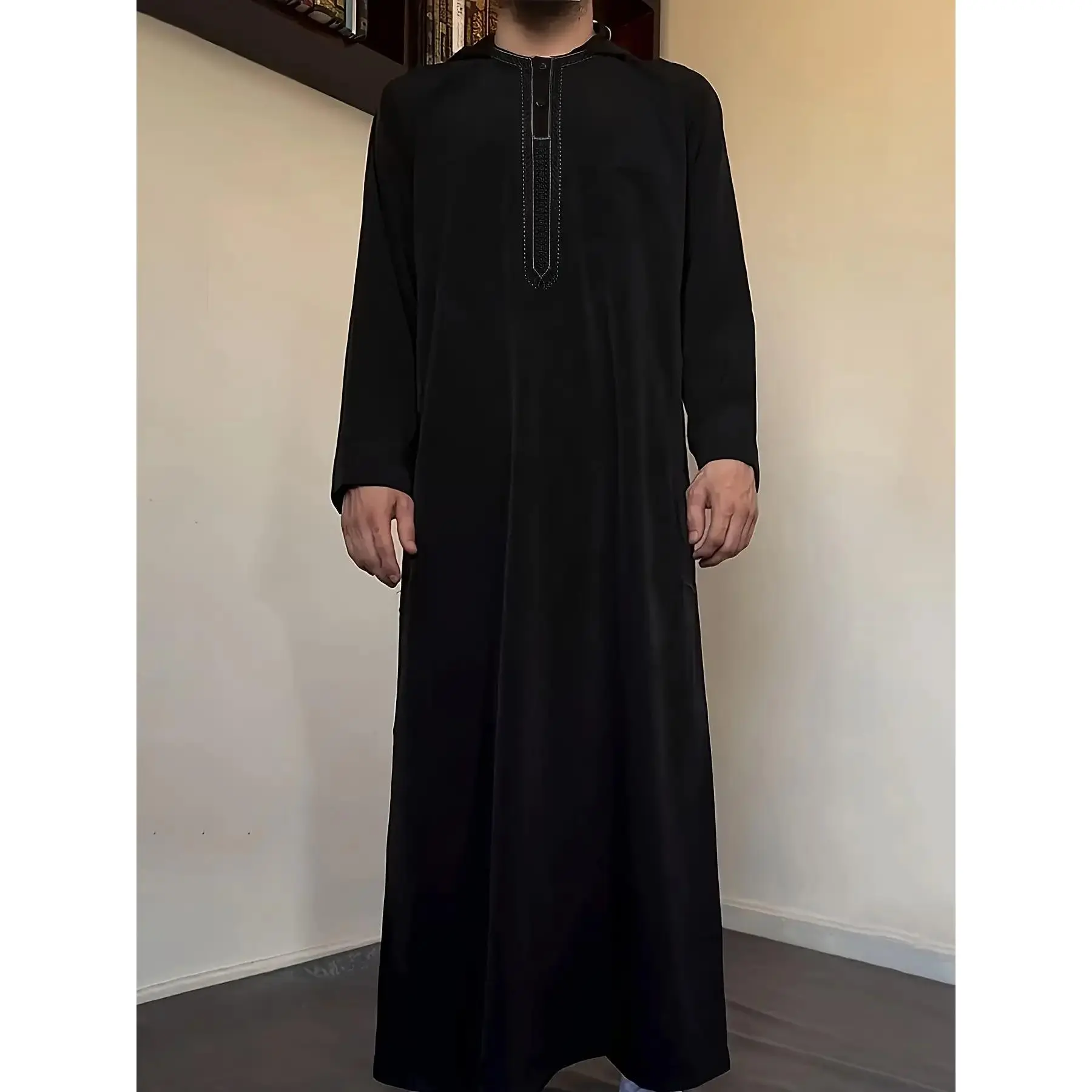 Men's Moroccan Hooded Robe with Detailed Embroidery, a Long Sleeve Jubba Thobe Offering a Comfortable Fit and a Cultural Touch