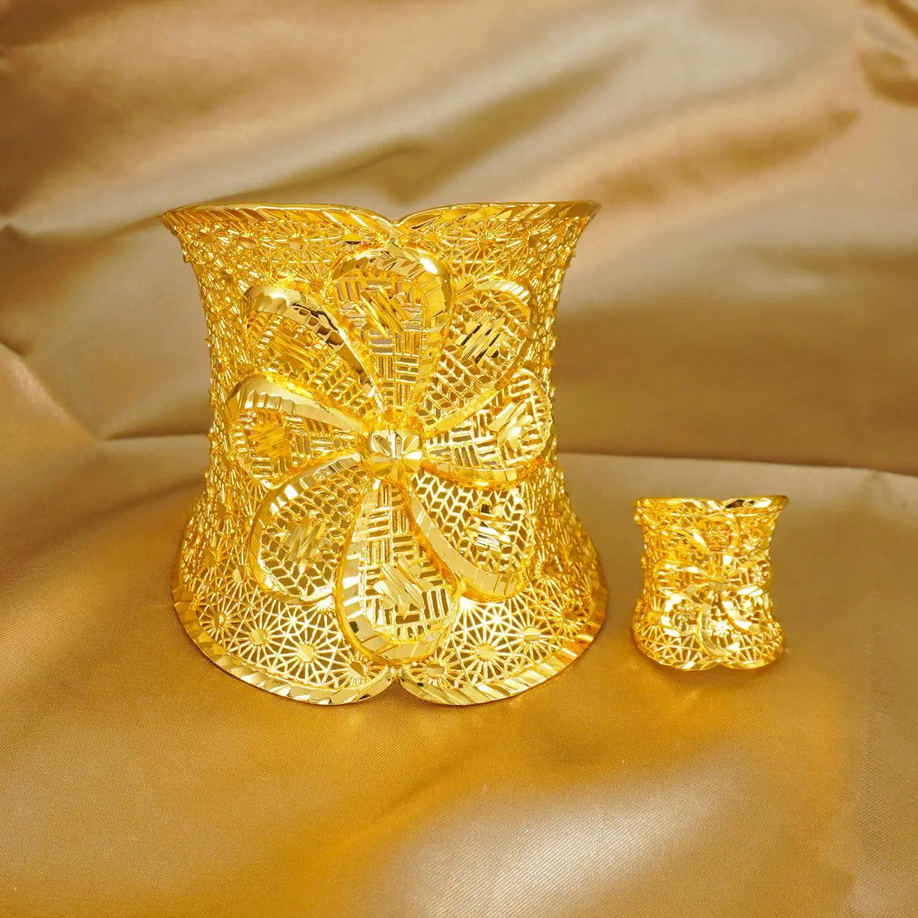 Women's 24K Gold-Plated African Cuff Bangle & Charm Rings Set, Adjustable Size, Bangle Shape, Unisex Wear, Wedding Banquet Gift Jewelry Accessories
