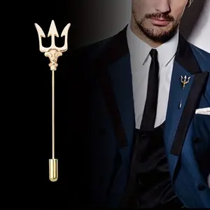 European and American imposing trident suit brooch for men of high-end fashion style. Trendy and stylish, it features a meteoric brooch with an English-Style and a large coat pin. It is a one-line pin and brooch style.