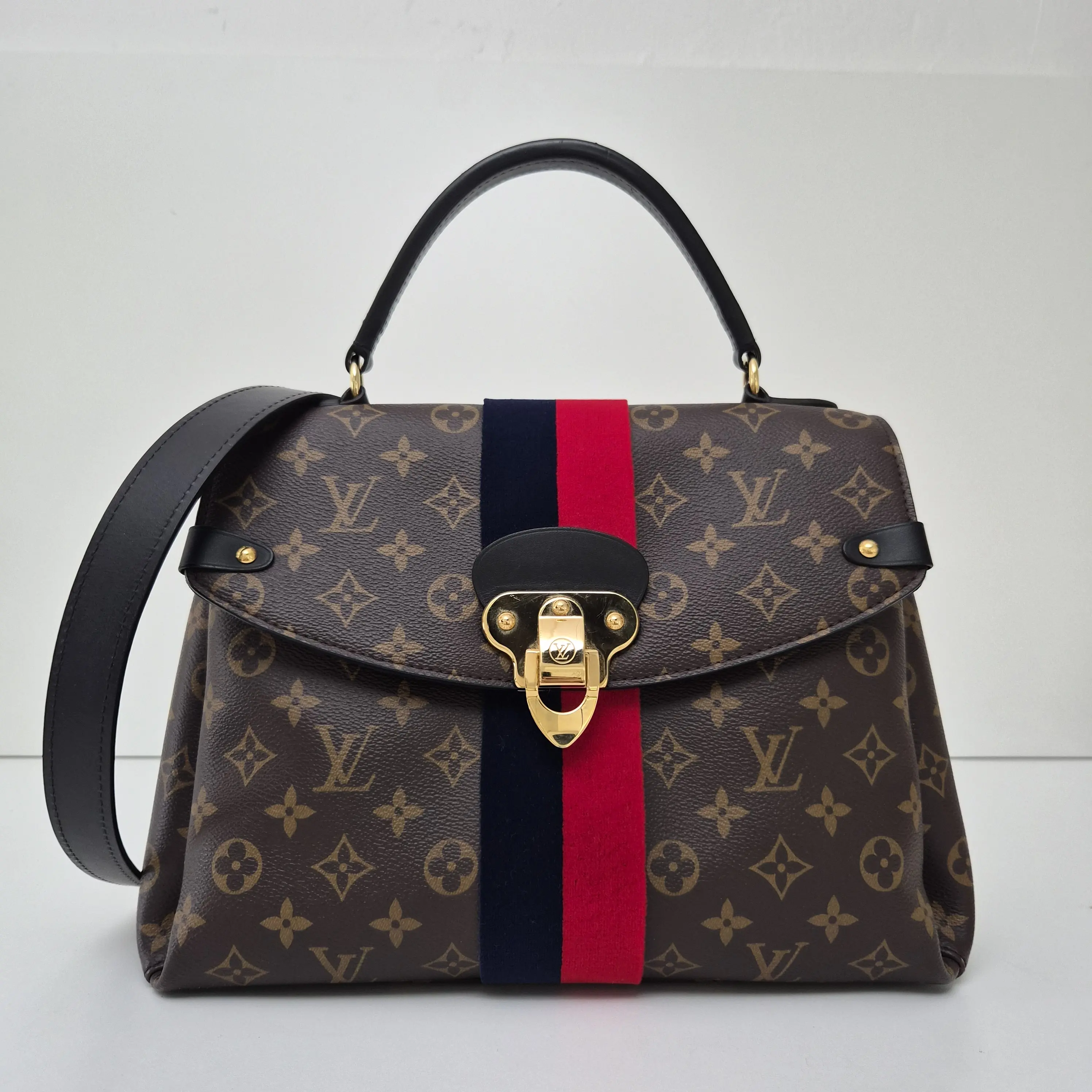 Pre-owned Louis Vuitton leather Crossbody Bags Monogram Georges MM