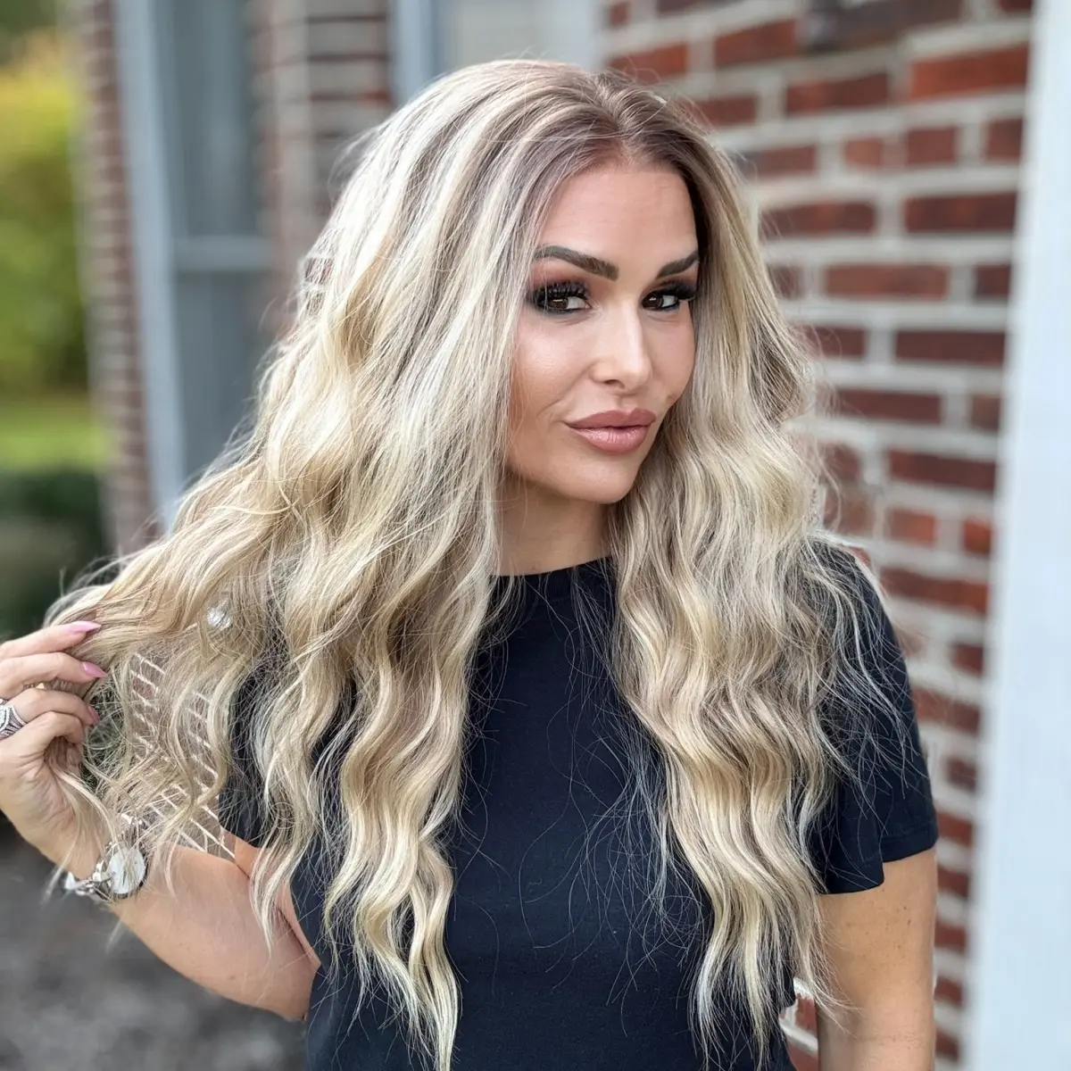 AISOM A34 Warm Blonde Water Wave Free Part Lace Front Wig Heat Friendly Synthetic Hair Wigs for Women Natural Looking Low Density 19 Inch Daily Use
