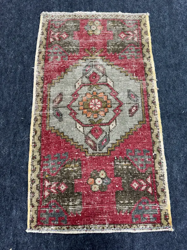 Turkish Yastik Rug 1'9" x 3'1" #23774