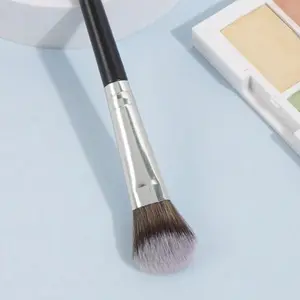 Concealer brush