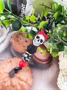 Creative Skull Design Beaded Cute Charms Keychain, Bag Charm Keychain, Novelty Silicone Beaded Keychain for Car Keys, Trendy Cute Keychain, Fashion Accessories for Women & Men As Gift, Charms, Halloween, Pendant Keychain