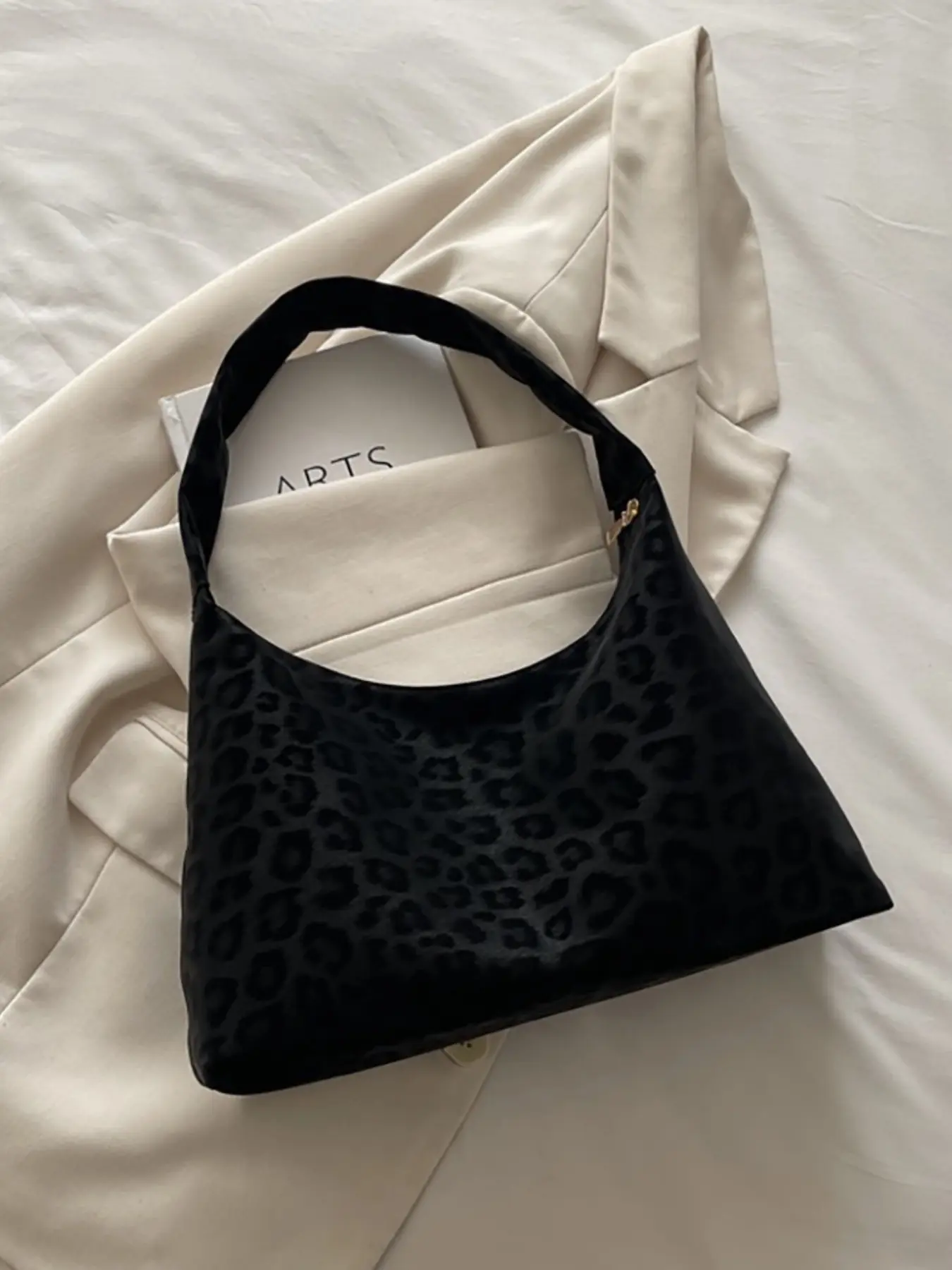 New Fashion Leopard Print Moon Handbag, Half Moon Purse, Perfect for Parties, Outdoors, Vacation, Shopping, Daily Use, Elegant Women's Bag, Fashionable Unique Bags, Stylish Handbag, Fashionable Patterned Bag, Animal Print Handbags