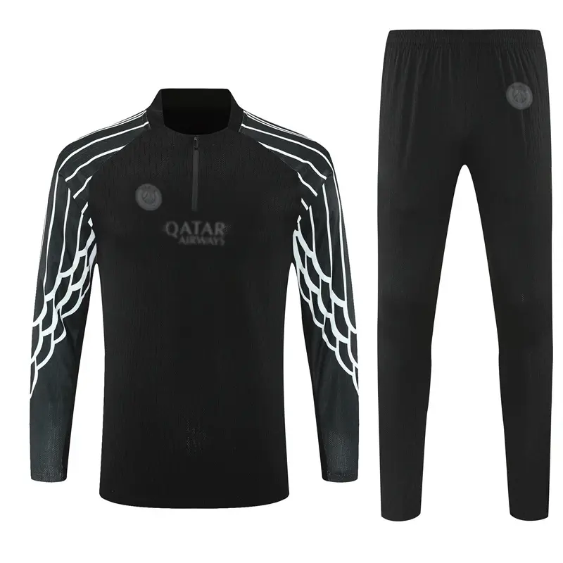 A high-quality men's football jersey set, men's T-shirt, and football apparel make a perfect gift for football fans.
