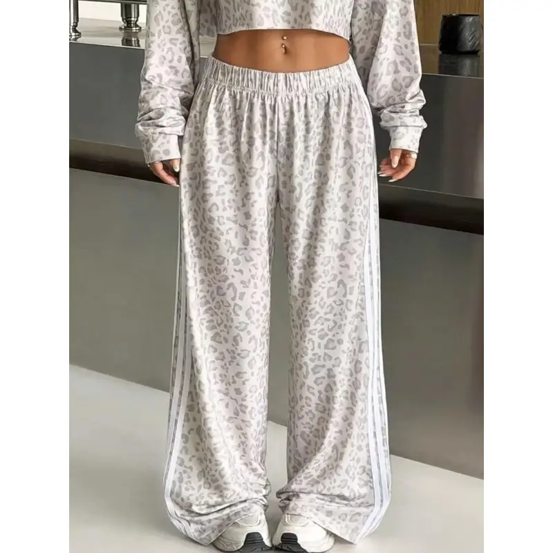 Women's Soft Fabric Elastic Waist Wide Leg Sweatpants - Cheetah Print, Stripe Option, Versatile Commuting Fit Casual Bottoms