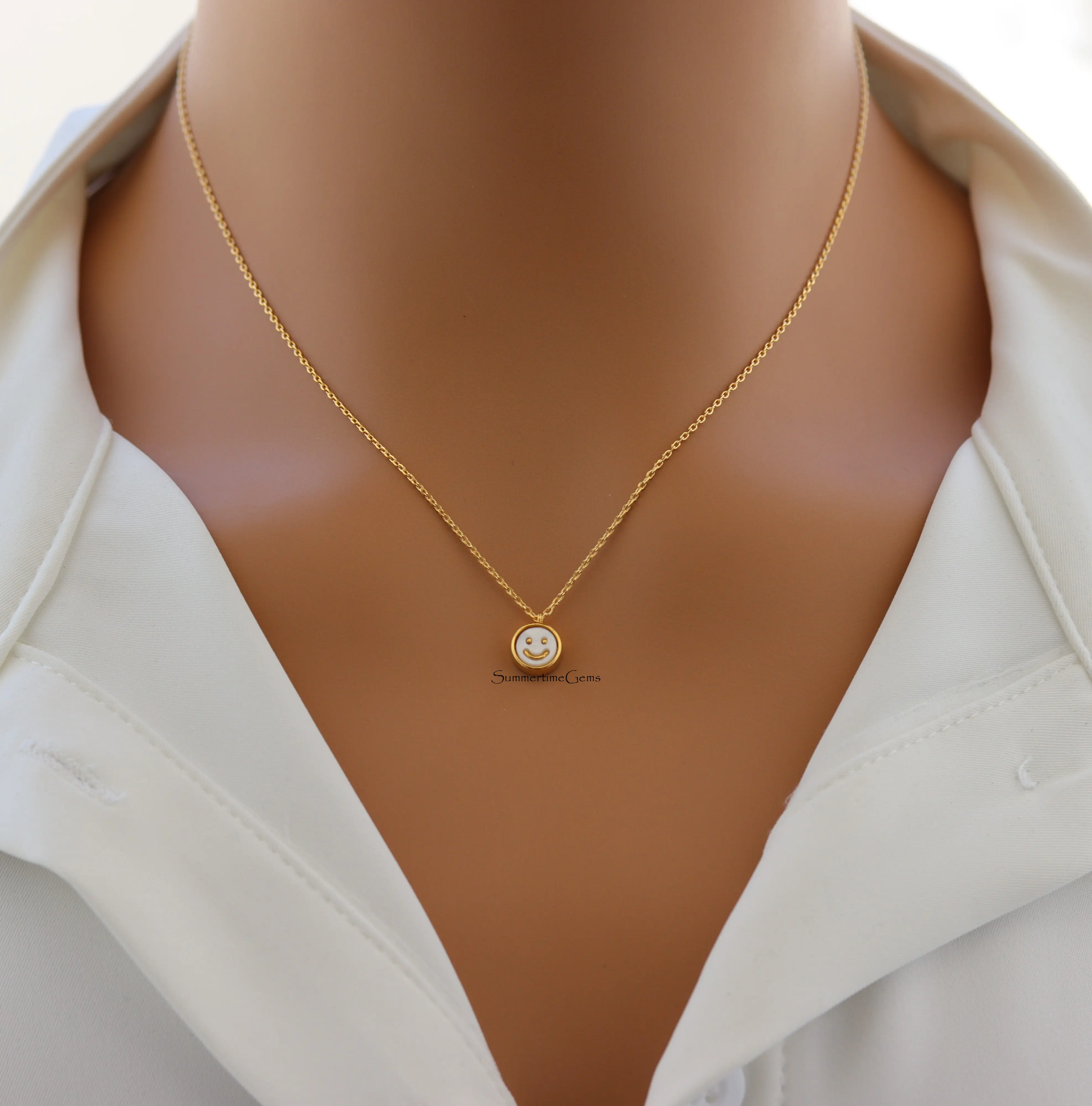 18K Gold Plated Dainty Enamel Smiley Face Pendant Necklace – Fun and Playful Jewelry for Everyday Positivity