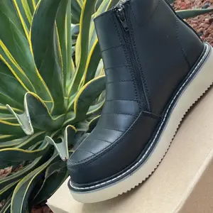 Working Shoes - Leather Boot for Boy, Closed Design, Comfortable Fit, Ideal for Bedrooms and Bathrooms