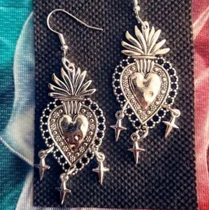 Sacred Heart Earrings - Perfect for Any Occasion
