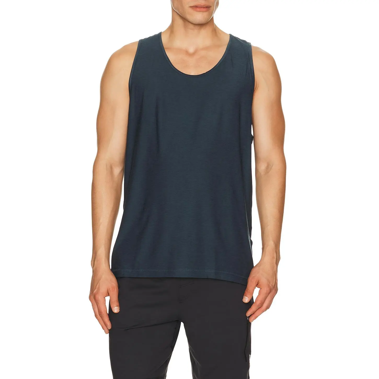 Vuori Strato Tech Tank in Navy Heather