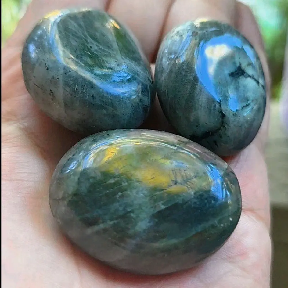 tumbled labradorite