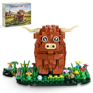 Highland Cow Building Blocks Set, Farm Animal Brick Kit for Kids & Adults, Creative Scottish Cattle Model DIY Construction, STEM Educational Toy for Boys Girls Age 6+, Home Classroom Birthday Gift, Collectible Desk Decor