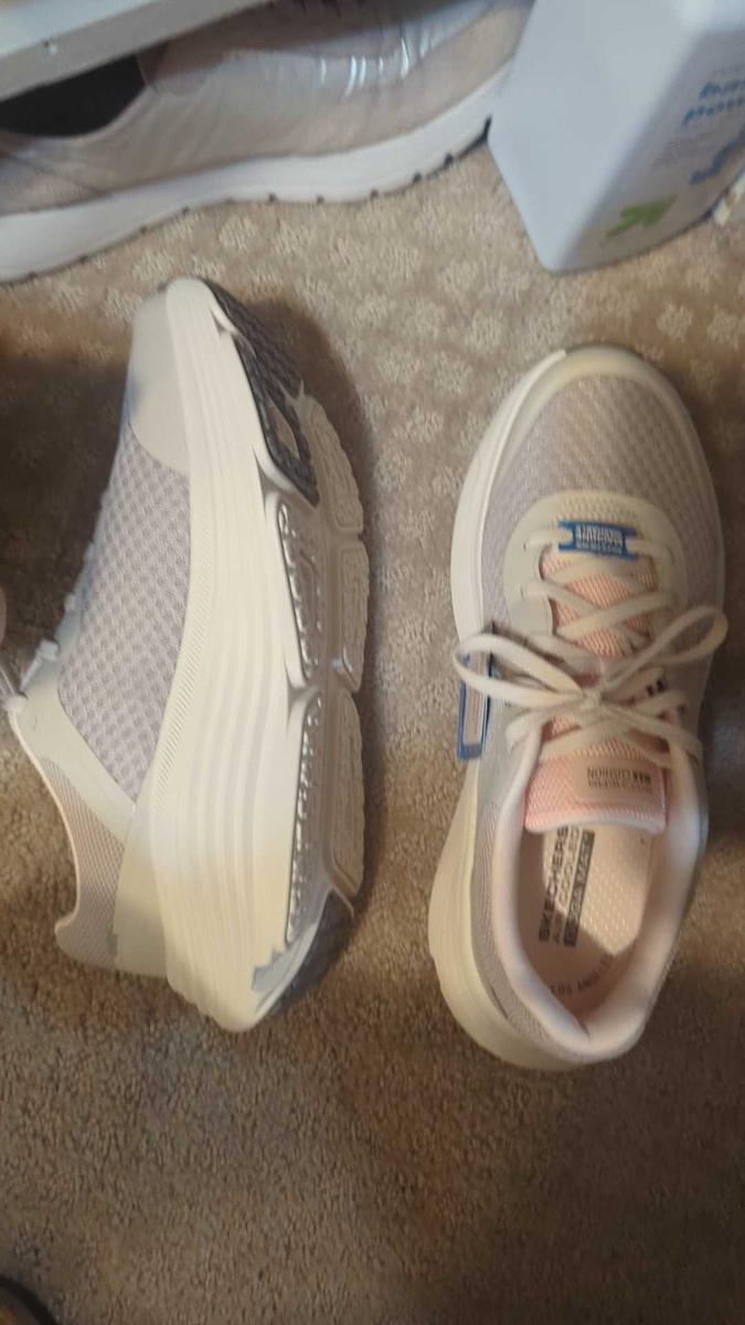 Item: Natural, 8-1/2 Medium