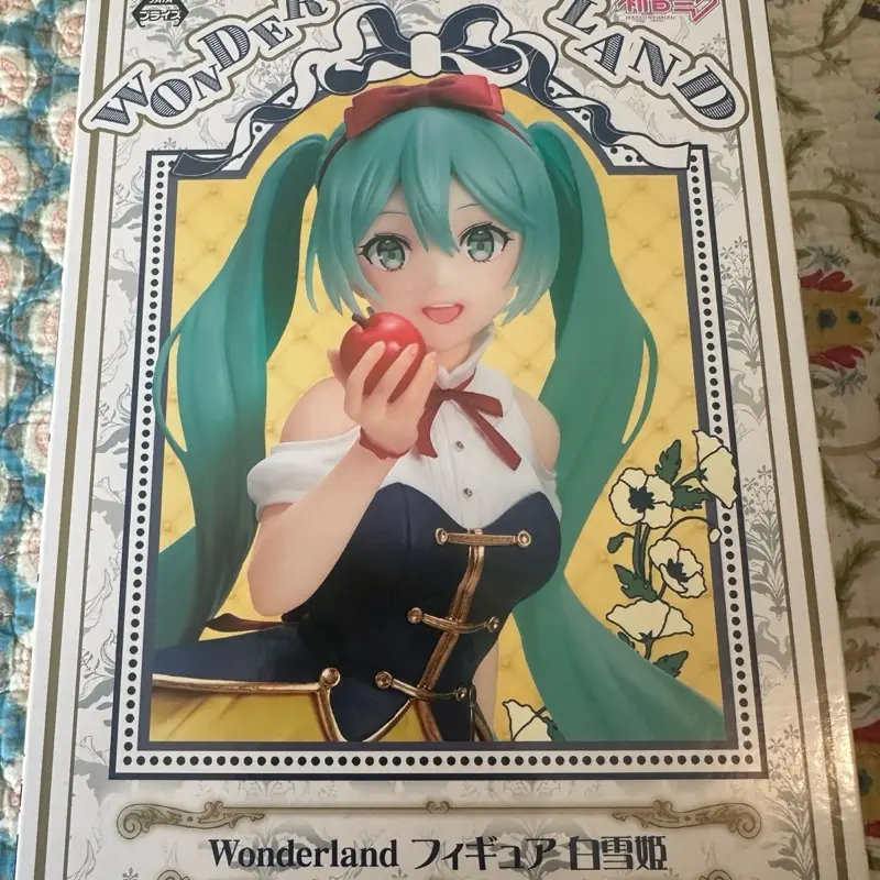 Vocaloid Hatsune Miku (Snow White) Wonderland Figure