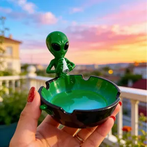 1 large alien decorative ashtray made of resin, smoking accessory for hotel living rooms, creative collectible statue