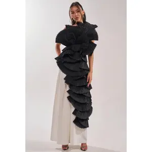 LUXURIOUS ASYMMETRICAL TOP IN BLACK