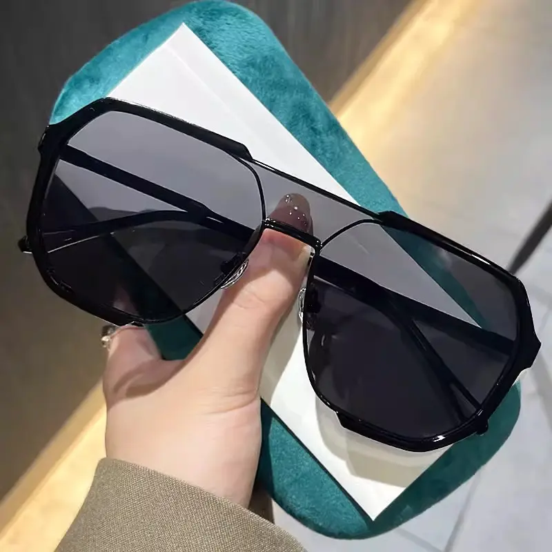Women's Double Bridge Hexagon Sunglasses - Retro Black Geometric Frame, UV400 Protection, Oversized Streetwear Shades for Driving, Travel