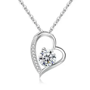 Heart-shaped diamond-studded simple and versatile high-quality heart pendant necklace valentine gift for gf