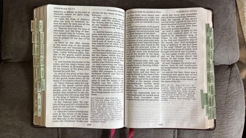 Bible study kit with reading tracker