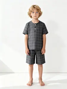 Summer Boys' Set Round Neck Shirt Short Sleeve Striped Button-Free Shorts, Comfortable Casual for Summer Travel and Play Clothing Sets