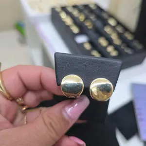 aretes plain con el cierre omega