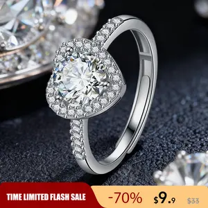 Moissanite Diamond Stud Earrings for Women Sparkling Moissanite Earrings Luxury Stud Earrings for Girls Brilliant Crystal Earrings Fashion Jewelry Gift Hypoallergenic Stud Earrings for Daily Wear Trendy Moissanite Jewelry