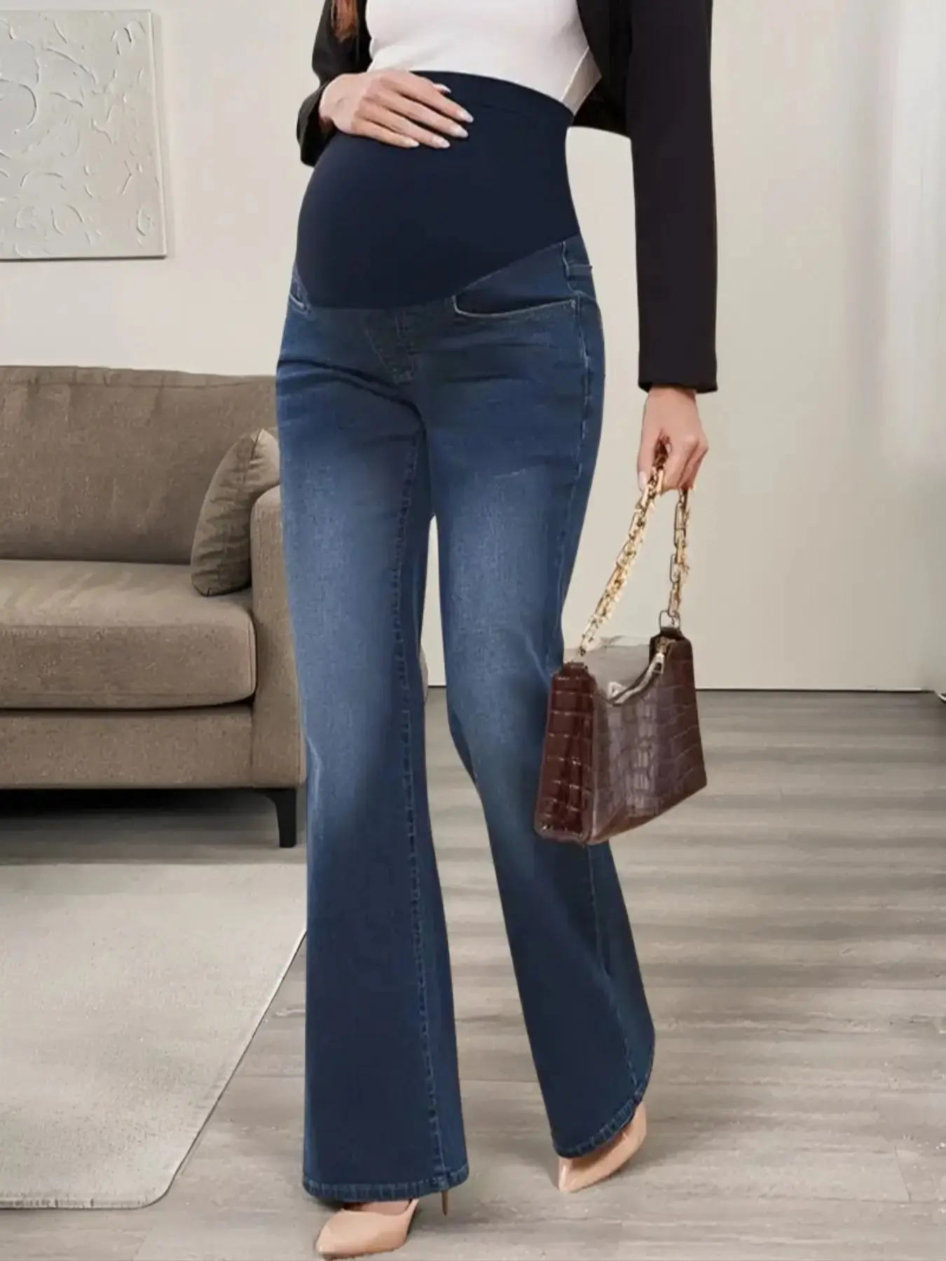 Women's Elegant Loose-Fit Denim Jeans with Pockets Relaxed Style, Stretchy Maternity Pants for All Seasons, Comfortable Tight Fit Pregnancy Wear, Bottoms, Everyday Style, Cargo Style, Wardrobe Staple