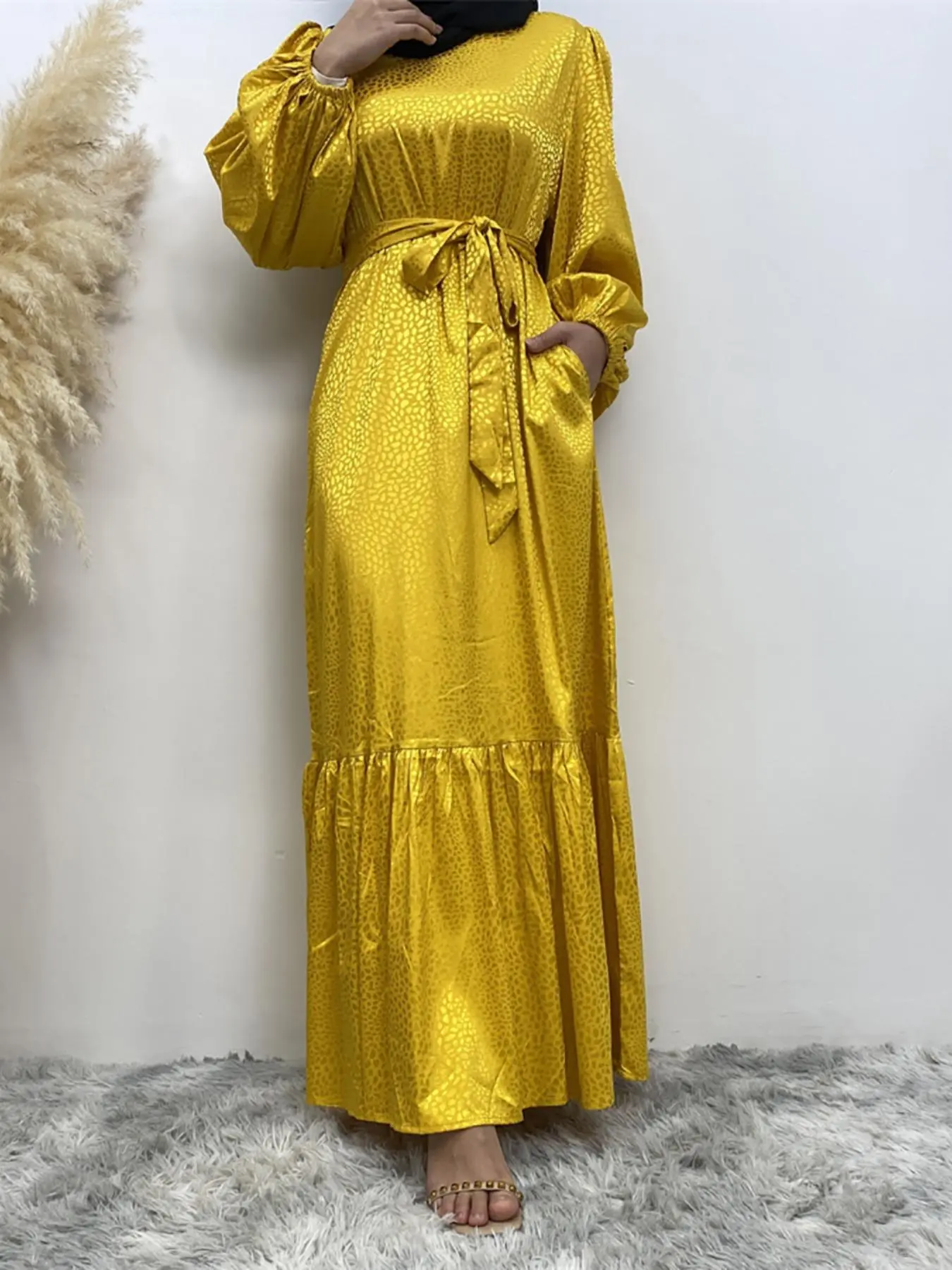 Women's Plain Ruffle Hem Belted Dress, Modest Lantern Sleeve Round Neck Zipper Back Maxi Dress for All Seasons, Women's Islamic Clothing for Daily Wear, Modest Style Dress, Modest Clothes, Long Sleeve Dresses