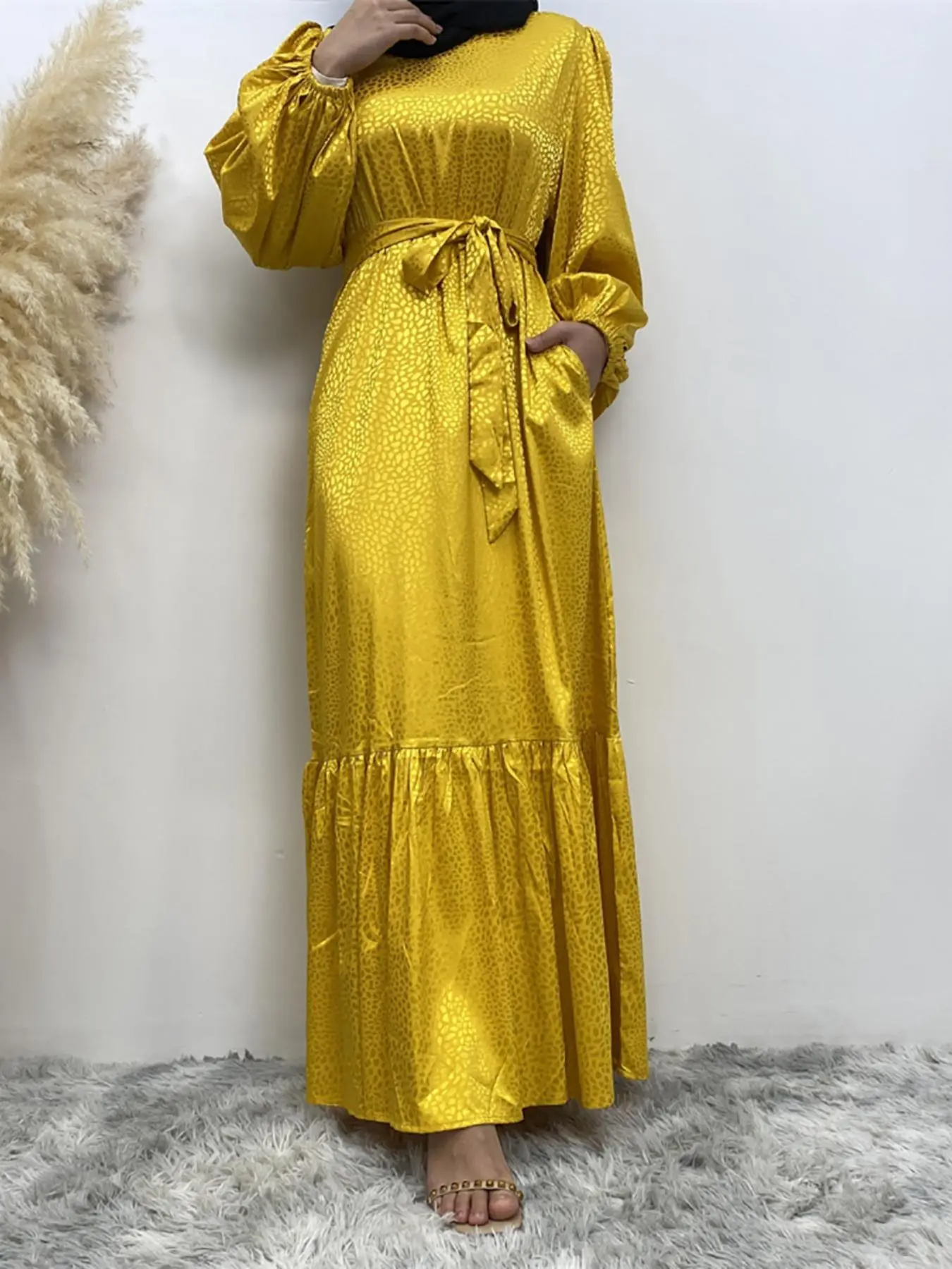 Women's Plain Ruffle Hem Belted Dress, Modest Lantern Sleeve Round Neck Zipper Back Maxi Dress for All Seasons, Women's Islamic Clothing for Daily Wea