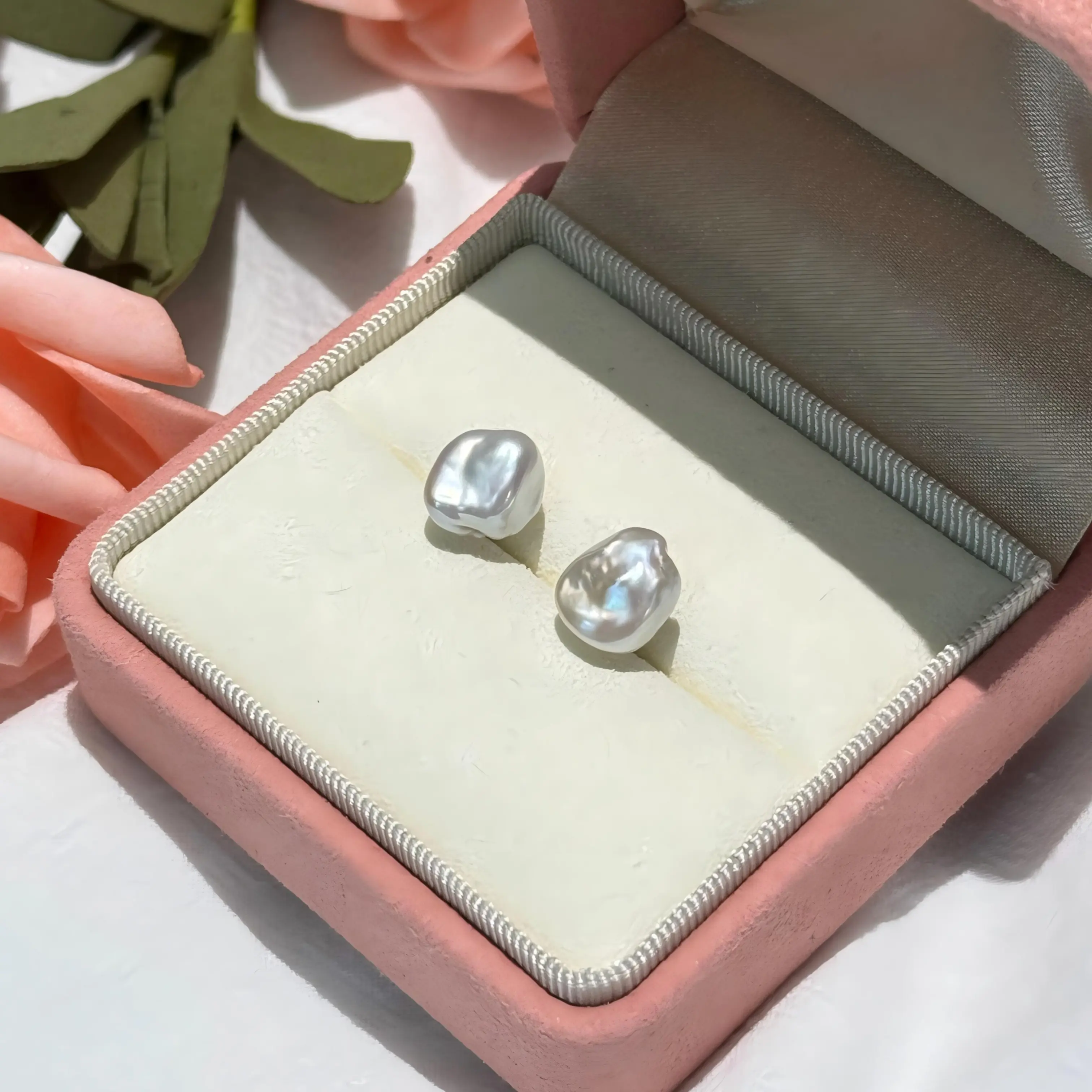 High Quality Pearl Stud Earrings, 6-8mm Genuine Irregular Keshi Freshwater Pearls in S925 Sterling Silver with a Cool White Silvery Blue Tone for Women, Fashion Earring, Gentle Pearl