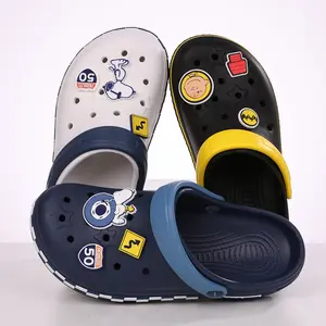 MINISO Snoopy Collection Perforated Clogs - Men's Casual Hollow Out Design Clogs,Perfect for Couples & Friends,New Style Comfortable Breathable Clogs for Student,Non-Slip,Summen Beach Slippers