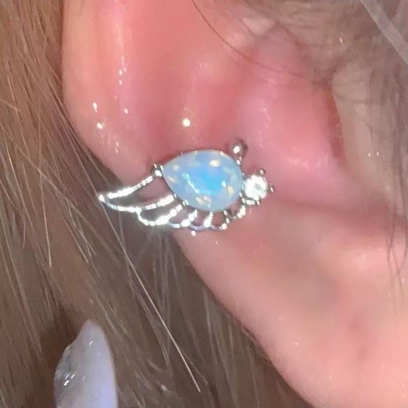 Zircon Wing Ear Clips for Women Without Pierced Ears New Style Ear Cartilage Clips Understated Luxury Niche Earrings