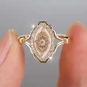 Bohemian Style 14K Golden Plated Ring with Imitation Shell Design, Oval Center Stone & Halo Setting - Elegant Everyday Jewelry for Women, Perfect Valentine's Gift for Special Occasions, Romantic Present, Vintage Aesthetic, Luxurious Finish,