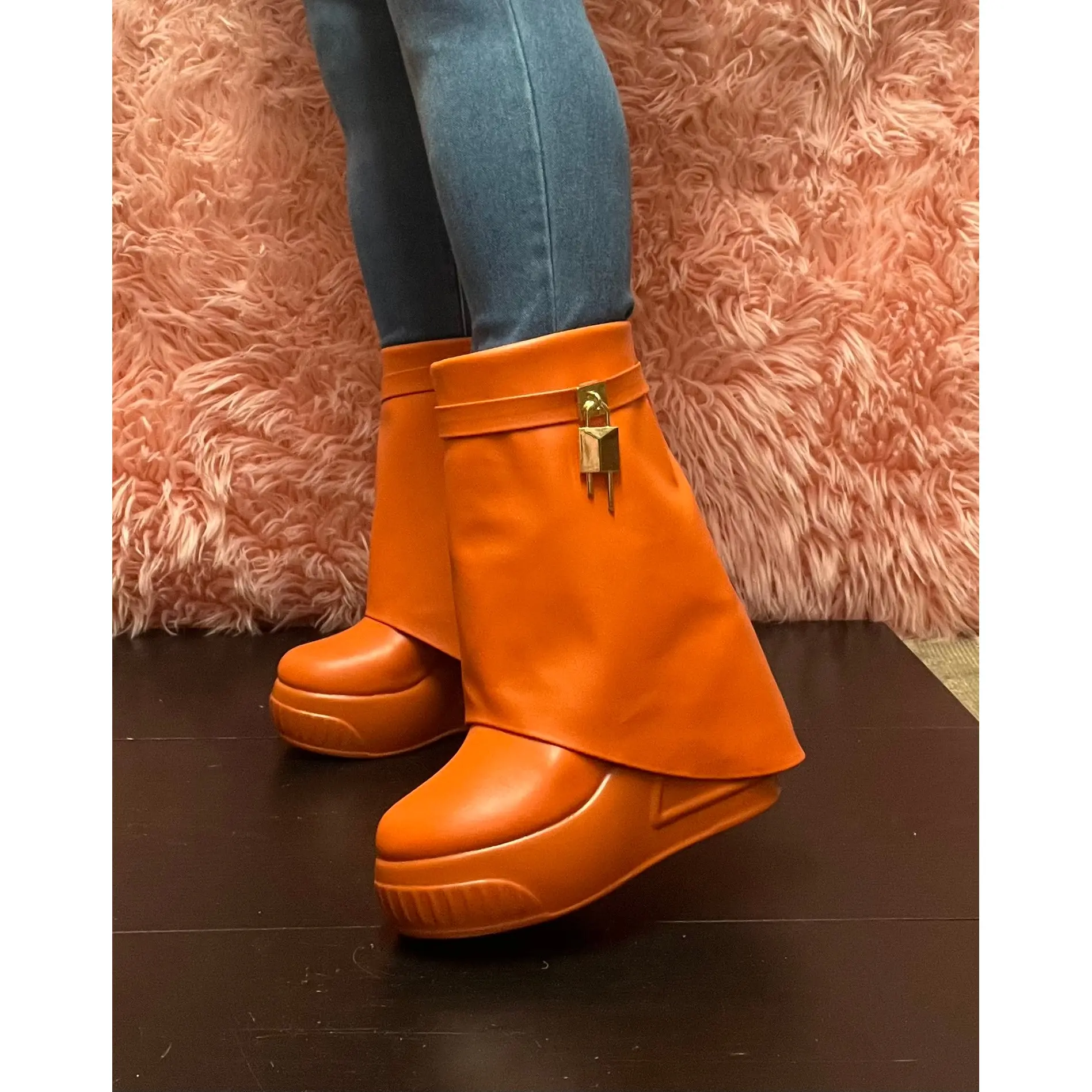 BROOK-1/2025 Orange
