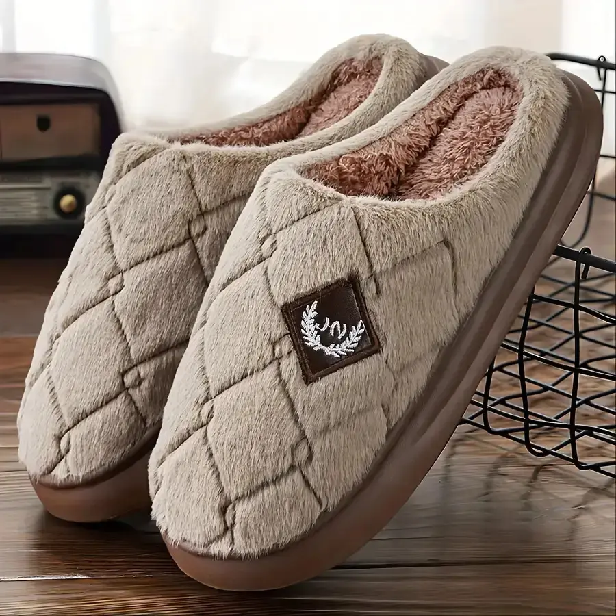 Men's winter plus size cotton slippers, warm and non-slip, indoor house shoes with arch support, comfortable house shoes, plush lining, lightweight and durable, unisex design, warm and fashionable in all seasons, easy to care for indoor/use, men's warm sh