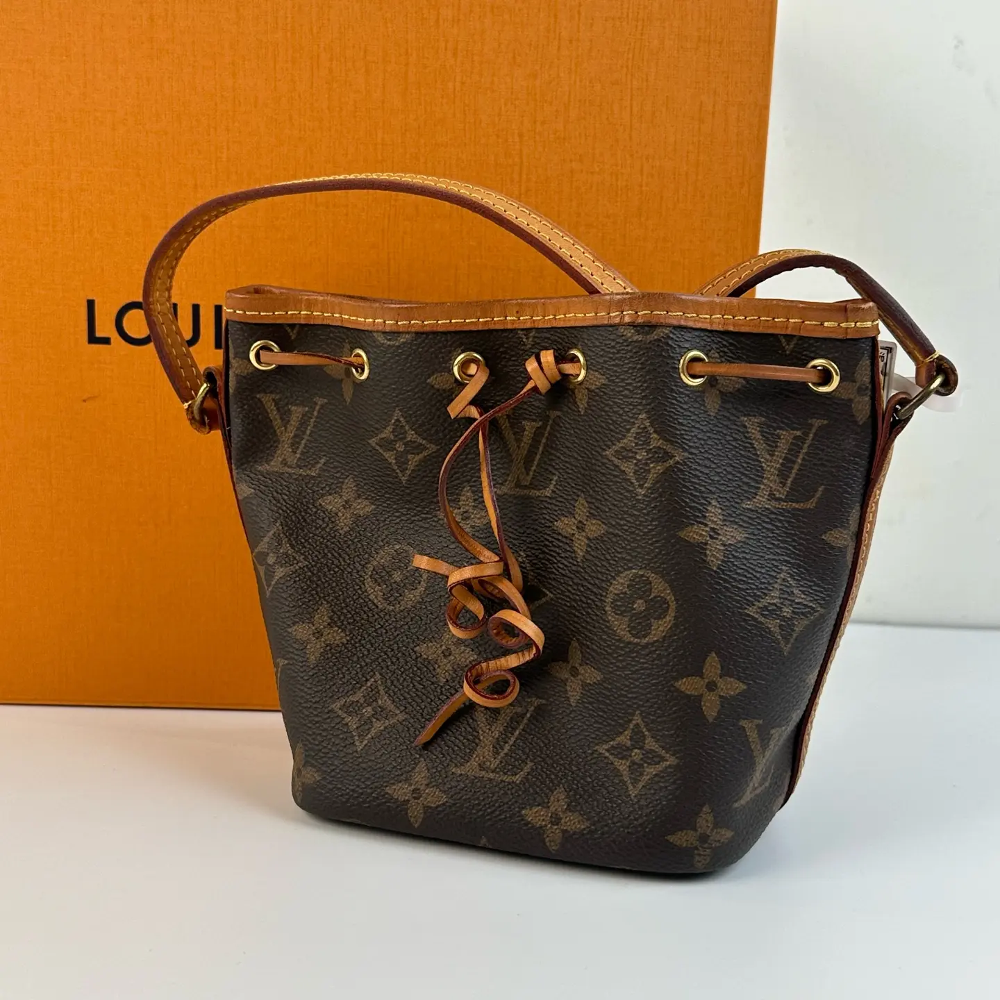 Pre-owned Louis Vuitton Nano Noe Classic Monogram Canvas Mini Bucket Crossbody Fashion Bag