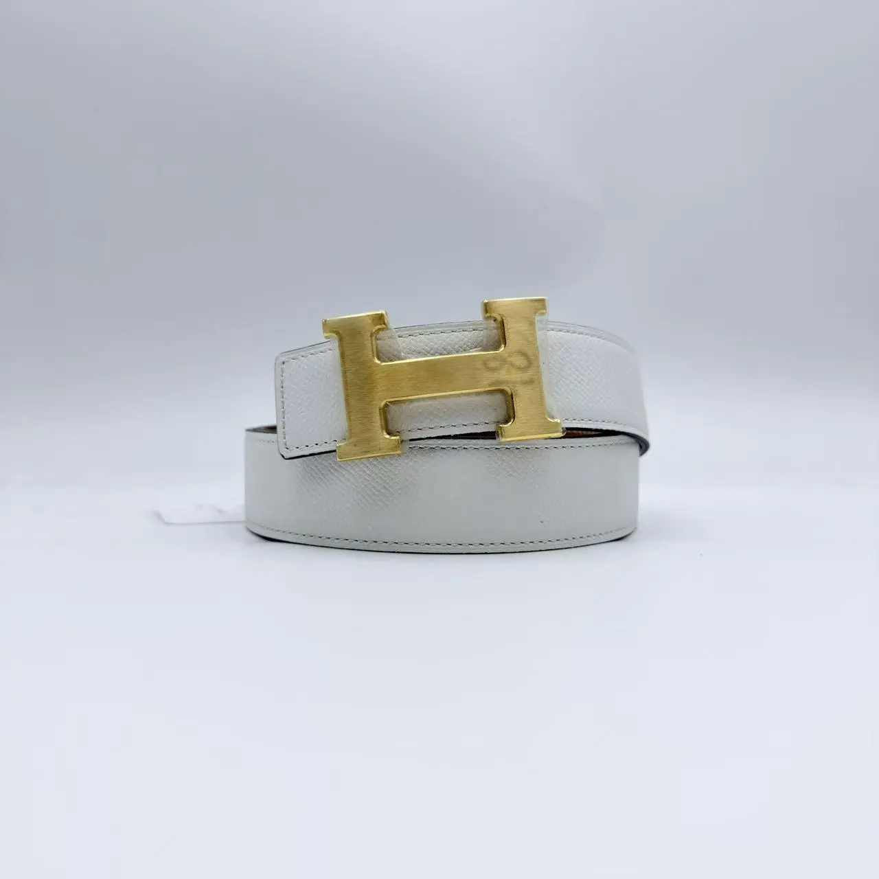 Pre-owned HERMES 32mm Cowhide Belt, Gold Buckle, Double Sided White and Brown Leather