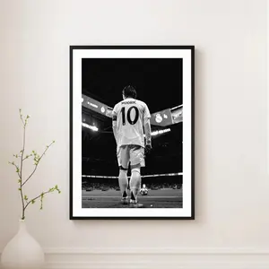 Modric Poster, Luka Modric Printable Poster 7, Home Decor, Poster Unframed/Framed/Black aluminum framed