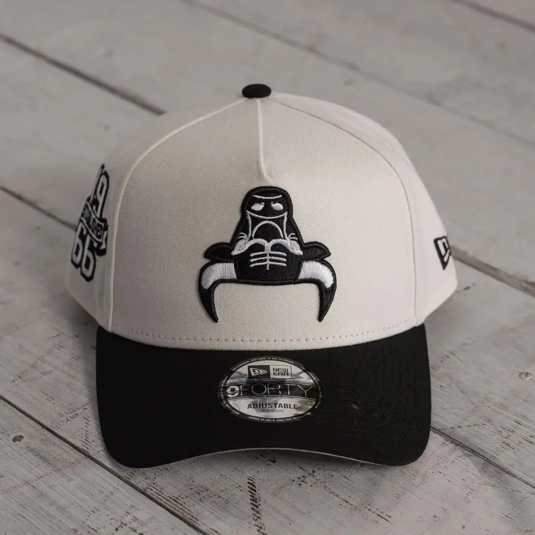NEW ERA 9FORTY A-FRAME MLB CHICAGO BULLS ESTABLISHED 1966 TWO TONE / GREY UV SNAPBACK CAP