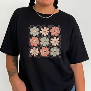 Plus Size Retro Flower Shirt Groovy Graphic Tee Women Cute Smiley Face Daisy Checkerboard Y2K Aesthetic Relaxed Fit Comfy Trendy Top S-6XL