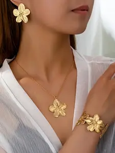 Flower Design Cuff Bangle, Fashionable Jewelry for Women & Girls, Trendy All-match & Exquisite Jewelry for Birthday Gift