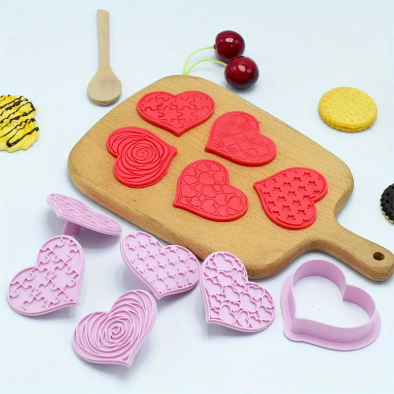 6pcs/set Heart-shaped DIY Baking Mold, Home Frosting Cake Mold Cake Decoration Tools, Kitchen Accessories, Valentine's Day Love Simulation Gift Cookie Mold