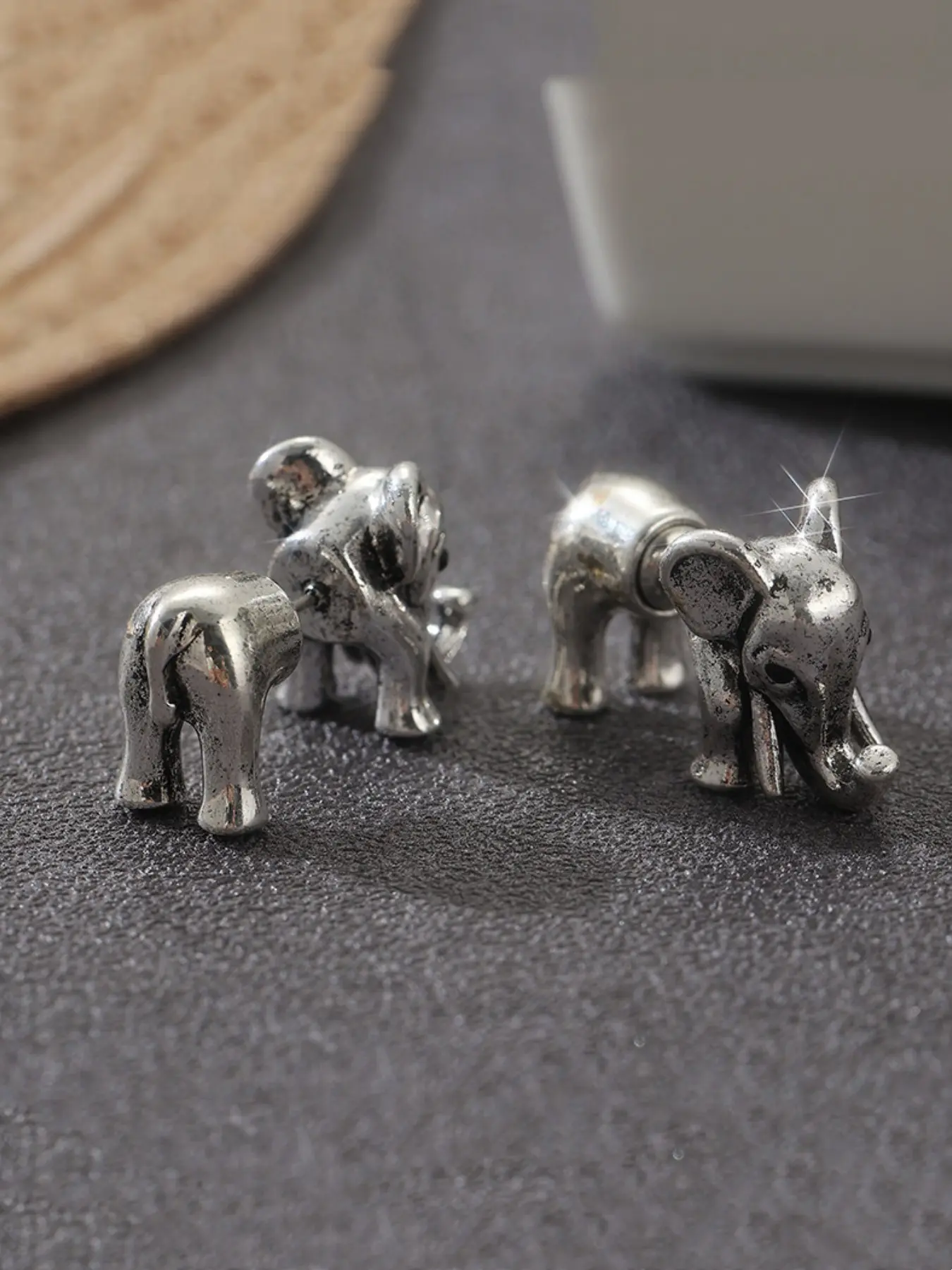 Unique Elephant Animal Earplugs Earrings for Women, Modern Fashion Girls Stud Accessories, Hip Hop Party Jewelry, All Seasons