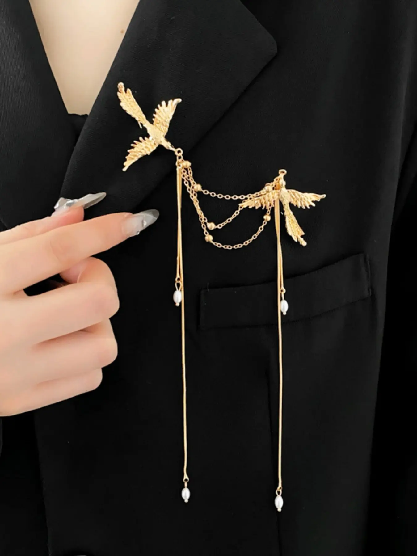 Vintage Phoenix Feather Brooch for Women, Elegant Floral Design, Versatile Accessory, Perfect for Daily Wear, Parties, Special Occasions, Ideal Gift